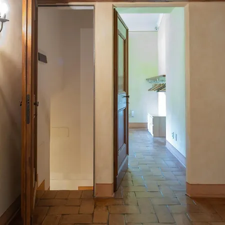 Dolce Collina 10, Emma