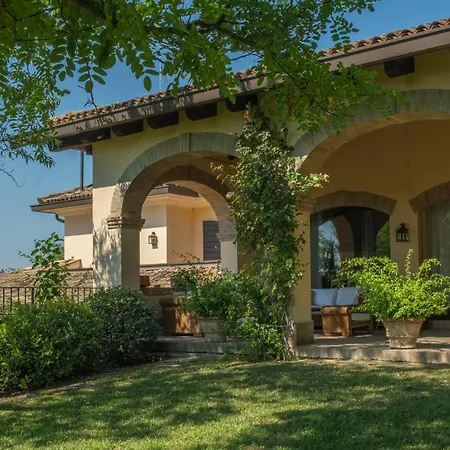 ヴィラ Dolce Collina 10, Emma *