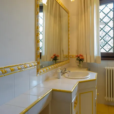 Dolce Collina 10, Emma *