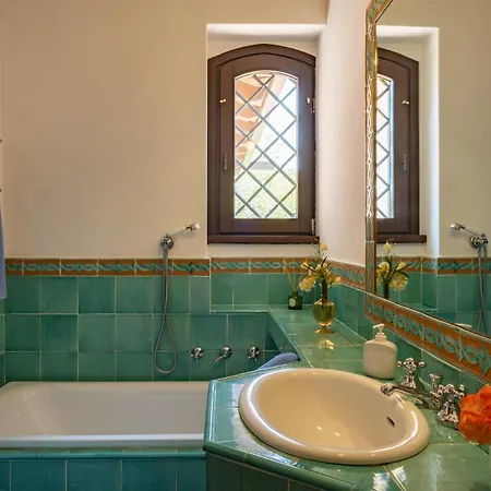 Dolce Collina 10, Emma チェゼーナ