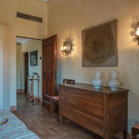 Villa Dolce Collina 10, Emma