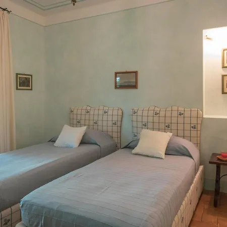 Dolce Collina 10, Emma *