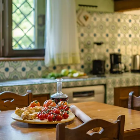 Villa Dolce Collina 10, Emma