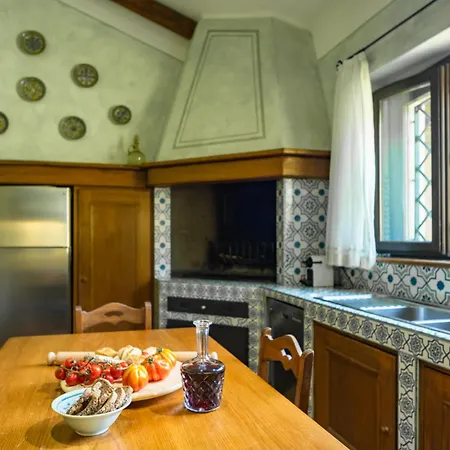 Villa Dolce Collina 10, Emma