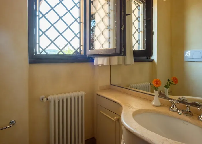 Dolce Collina 10, Emma Вилла