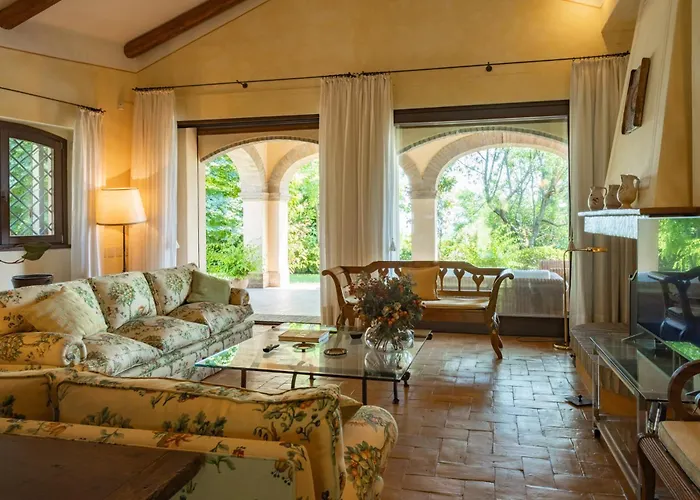 Dolce Collina 10, Emma Villa Cesena