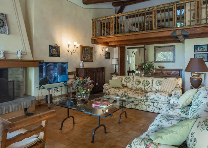 Villa Dolce Collina 10, Emma *